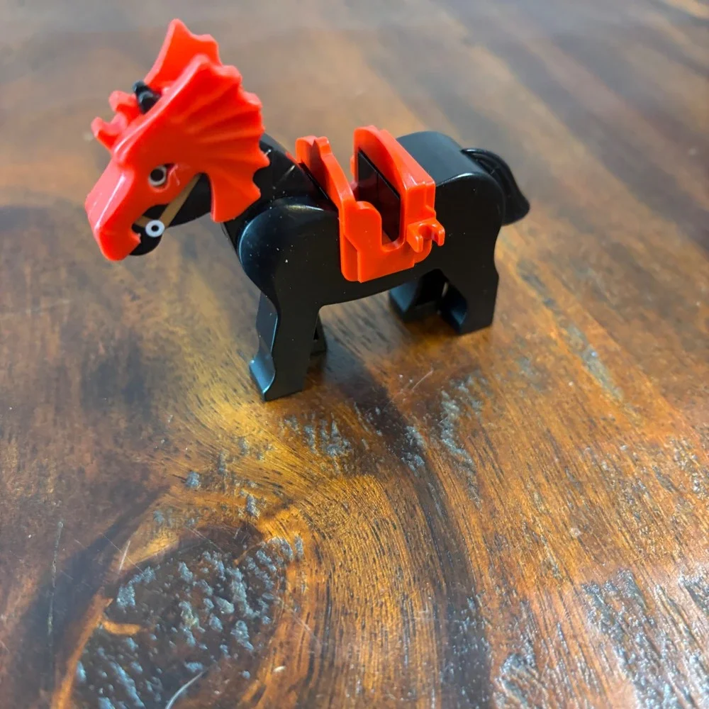 LEGO Castle Dragon Knight Horse Black with Red Dragon‎ Armor and Saddle Vintage